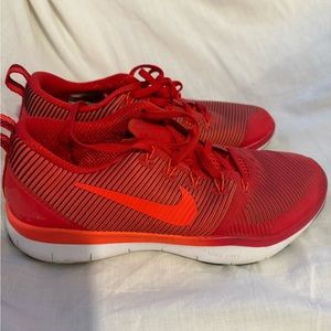Nike flyknit running shoes